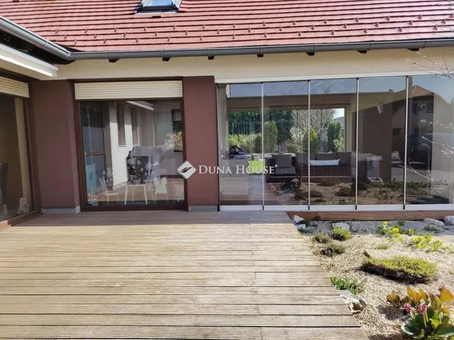Eladó ház Gárdony 275 nm