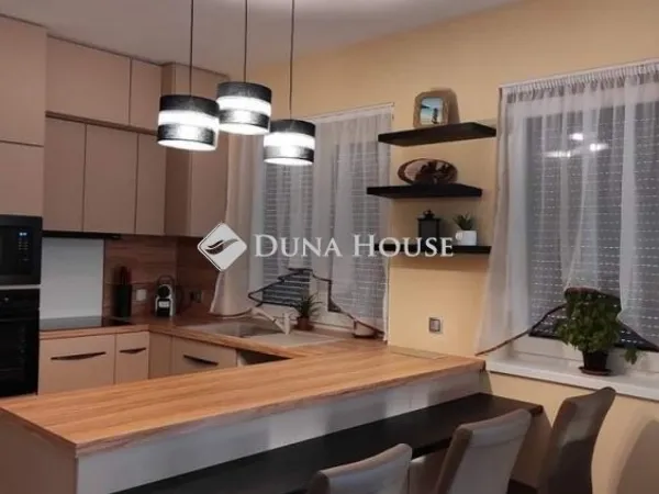 Eladó ház Várpalota 101 nm