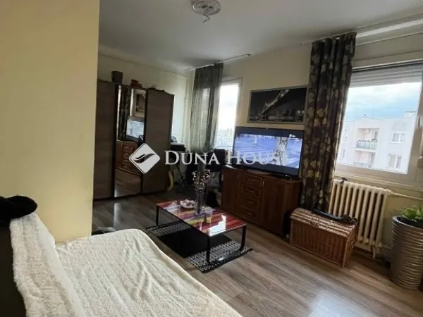 Eladó lakás Pétfürdő 59 nm