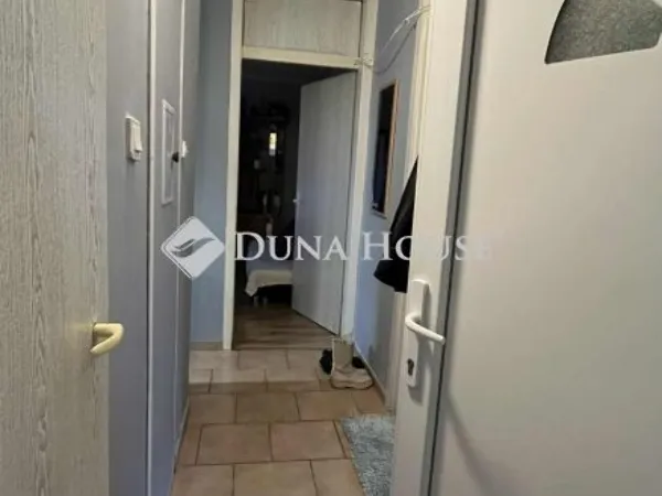 Eladó lakás Pétfürdő 59 nm