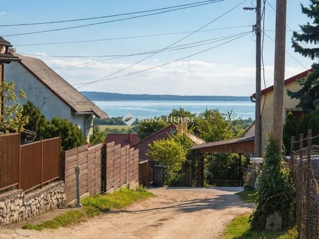 Eladó telek Balatonalmádi 530 nm