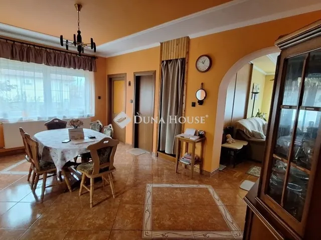 Eladó ház Aba 225 nm