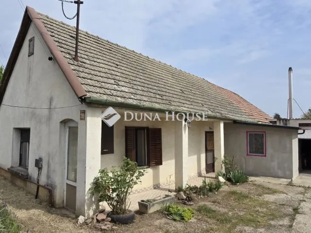 Eladó ház Pákozd 101 nm