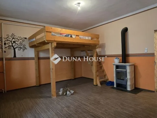 Eladó ház Előszállás 240 nm