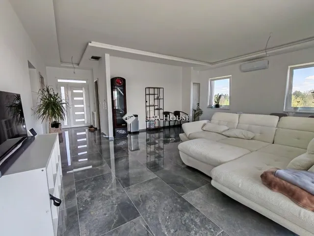 Eladó ház Siófok 291 nm