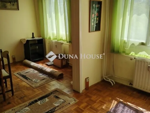 Eladó lakás Dunaújváros 60 nm