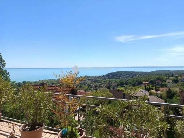 Eladó ház Balatonalmádi 248 nm