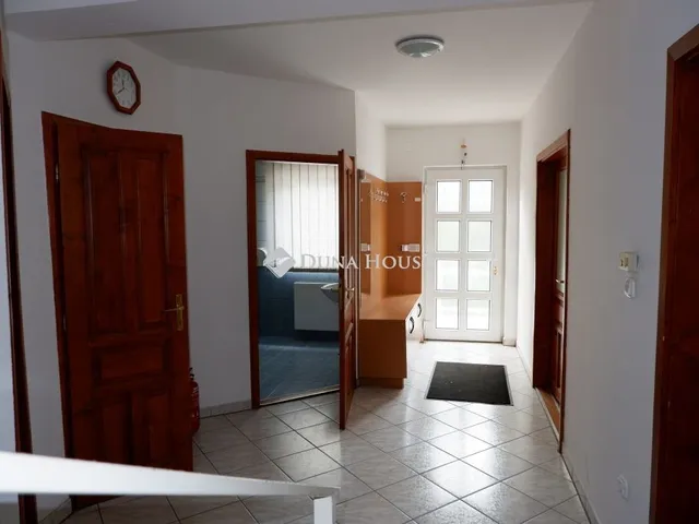 Kiadó lakás Székesfehérvár, Belváros 125 nm