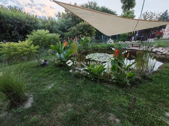 Eladó ház Kápolnásnyék 210 nm