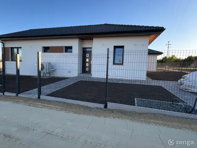 Eladó ház Úrhida 101 nm