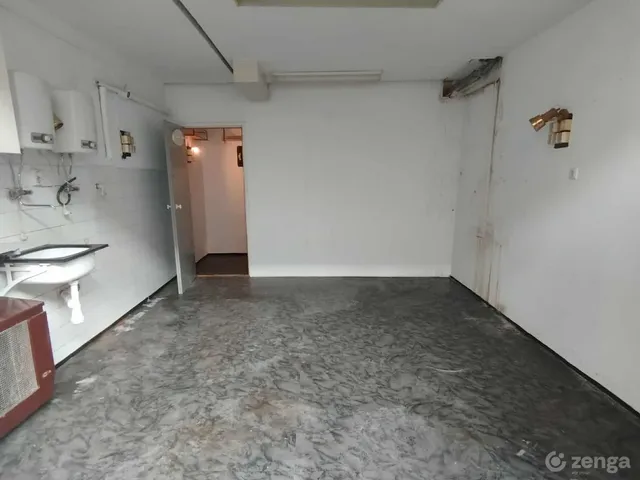 Kiadó garázs Zalaegerszeg, Kossuth Lajos utca 52 23 nm