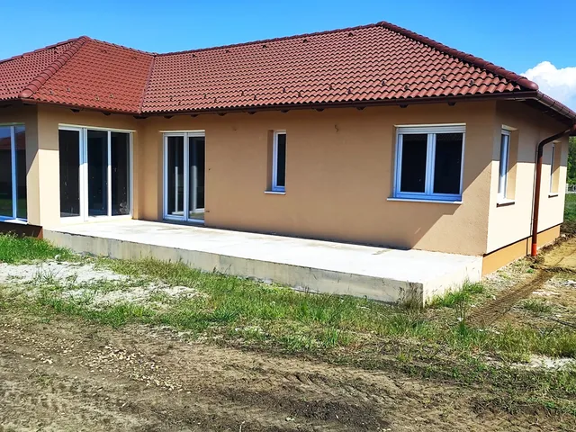 Eladó ház Vácrátót 140 nm