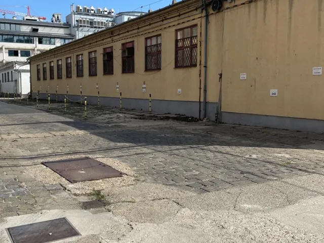 Kiadó kereskedelmi és ipari ingatlan Budapest XIII. kerület, Lőportárdűlő, Váci út 620 nm