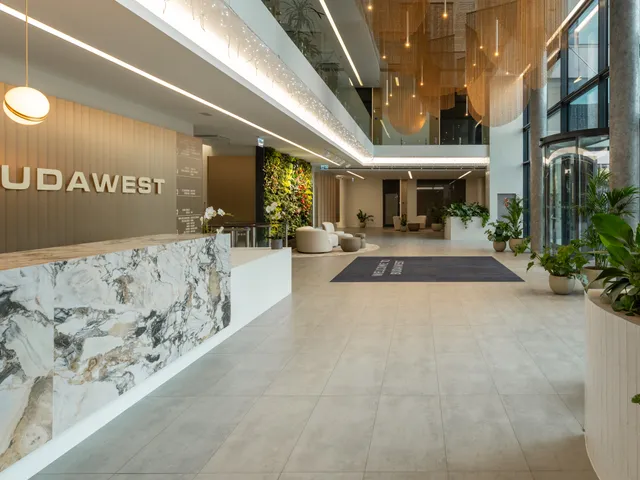 Kiadó kereskedelmi és ipari ingatlan Budapest XI. kerület, Rétköz utca 388 nm