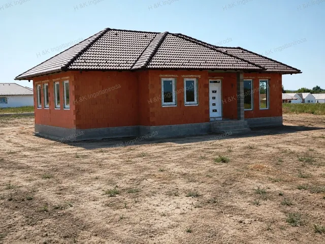 Eladó ház Csörög 100 nm