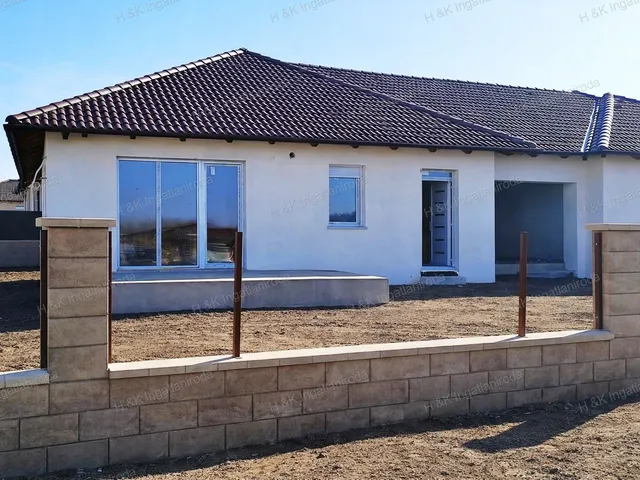 Eladó ház Vácrátót 118 nm