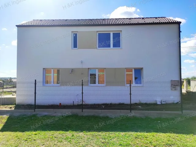 Eladó ház Vácrátót, Zólyomi 111 nm