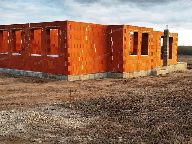 Eladó ház Csörög 120 nm