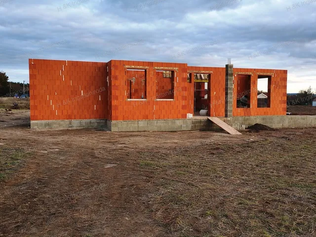 Eladó ház Csörög 120 nm