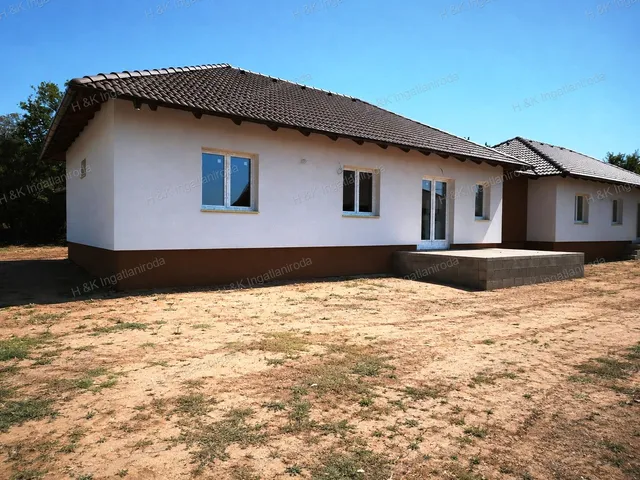Eladó ház Csörög 106 nm