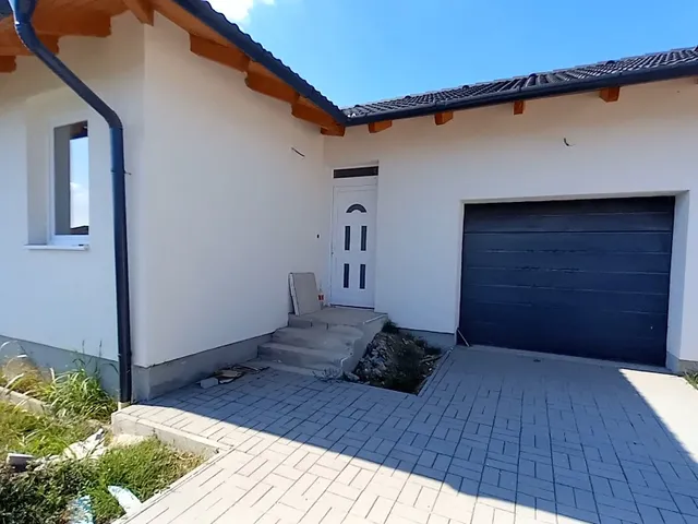 Eladó lakás Szigetcsép 132 nm