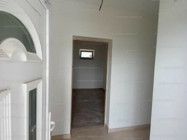 Eladó lakás Szigetcsép 132 nm