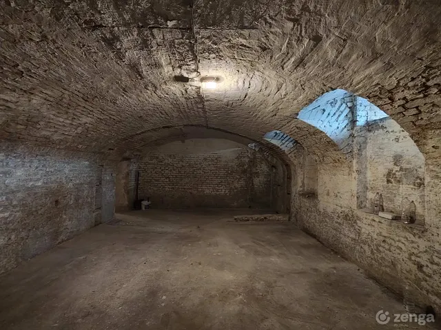 Eladó kereskedelmi és ipari ingatlan Budapest VI. kerület, Nagykörúton kívüli terület 59 nm