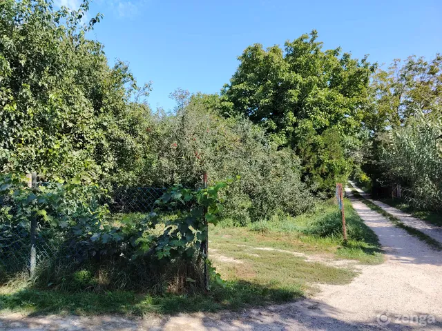 Eladó telek Kulcs 800 nm