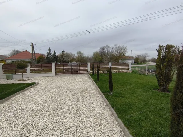 Eladó ház Balatonfőkajár 146 nm