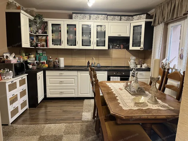 Eladó ház Siófok, Belváros 147 nm