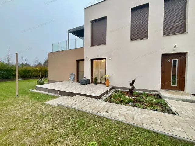 Kiadó lakás Siófok 77 nm