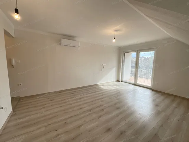 Eladó lakás Siófok, Ezüstpart 37 nm