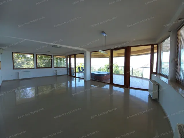 Kiadó lakás Siófok, Ezüstpart 112 nm