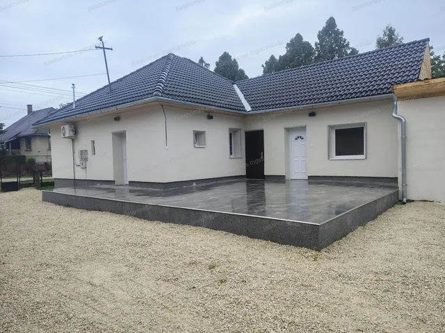 Eladó ház Előszállás 78 nm