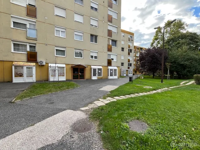 Kiadó kereskedelmi és ipari ingatlan Mosonmagyaróvár, Városközpont 31 nm