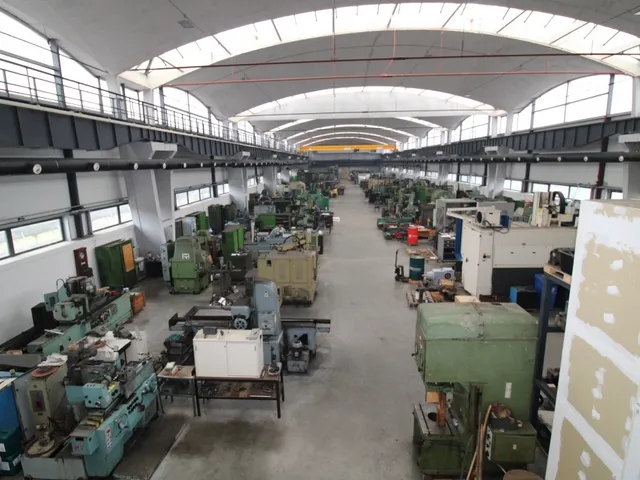 Eladó kereskedelmi és ipari ingatlan Miskolc, Diósgyőr 2800 nm