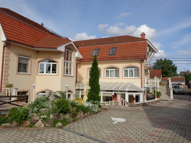 Eladó kereskedelmi és ipari ingatlan Hajdúszoboszló 608 nm