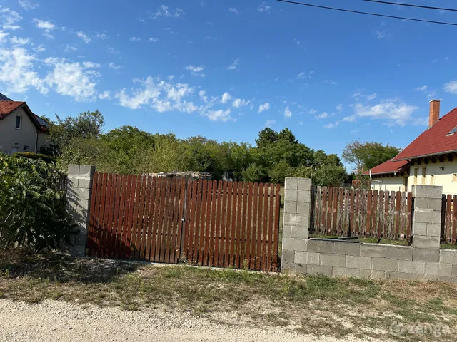 Eladó telek Érd, Fenyves-Parkváros 719 nm