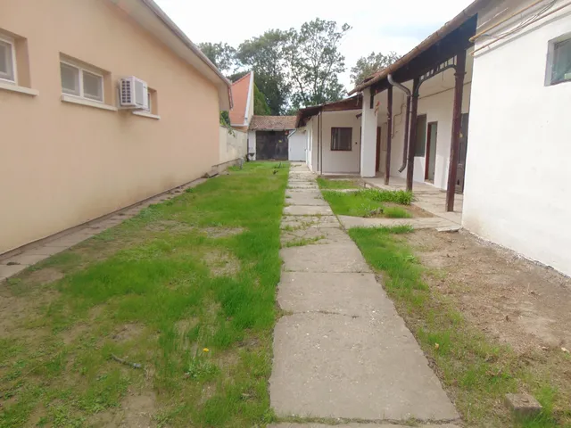 Eladó ház Békéscsaba, Belváros 196 nm