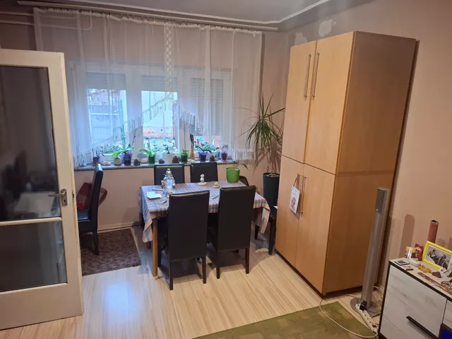 Eladó ház Békéscsaba, Áchim András-lakótelep 102 nm