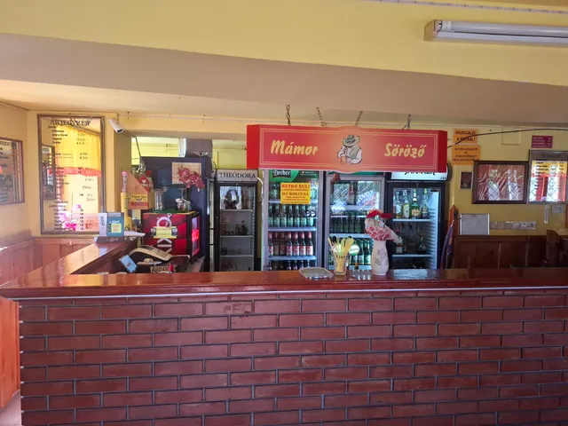 Eladó kereskedelmi és ipari ingatlan Hódmezővásárhely, Újváros 90 nm