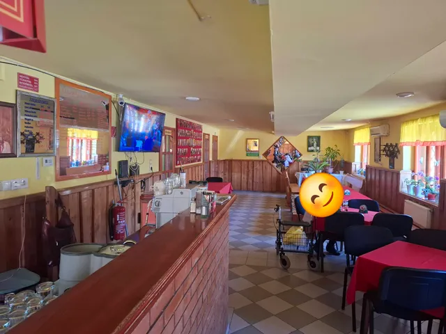 Eladó kereskedelmi és ipari ingatlan Hódmezővásárhely, Újváros 90 nm