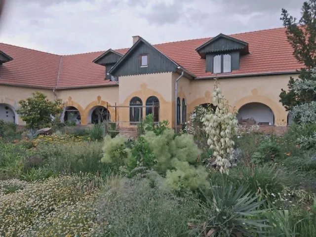 Eladó ház Tiszaalpár 280 nm
