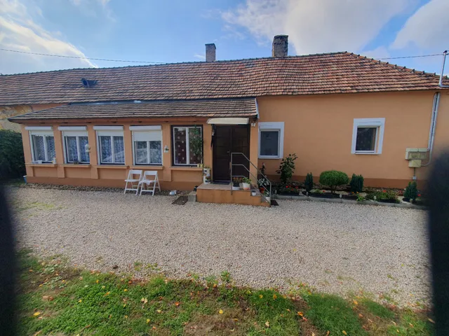 Eladó ház Lesenceistvánd 92 nm