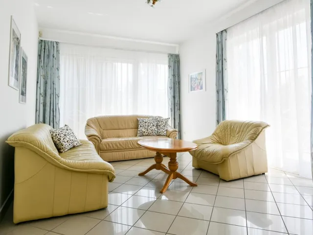 Eladó kereskedelmi és ipari ingatlan Zamárdi 585 nm