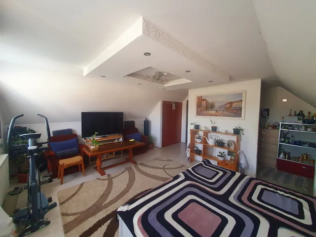 Eladó ház Lesencefalu 240 nm