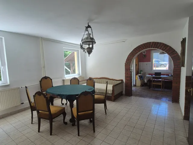 Eladó ház Lesencefalu 240 nm
