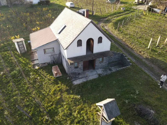 Eladó üdülő és hétvégi ház Lesenceistvánd 72 nm