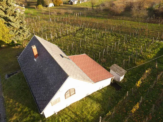 Eladó üdülő és hétvégi ház Lesenceistvánd 72 nm