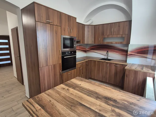 Eladó lakás Paks, Óváros, Deák Ferenc utca 13 106 nm